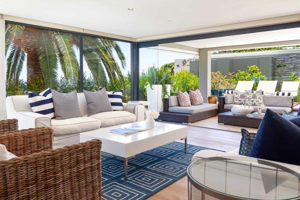 With its gaze fixed to the horizon, this beach bungalow celebrates the virtues of life on the water. Glorious floor-to-ceiling windows ...