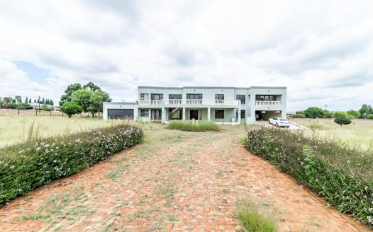 7 Bedroom House for sale in Rietvlei View Country Estates