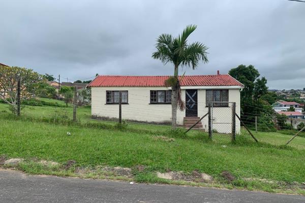 This charming 3-bedroom, 1-bathroom house in Gamalakhe is perfect for anyone looking for ...