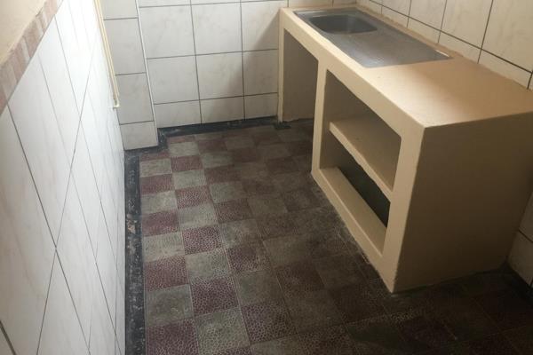 Newly Renovated Flat
Monthly Rental - R 4150
Refuse per month - R 318
Security ...