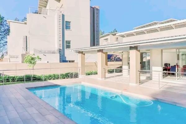 Modern 3-Bedroom Apartment in the Heart of Fourways

Step into this beautiful 3-bedroom garden apartment, low-maintenance lifestyle or ...