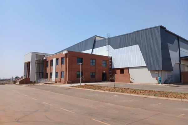 Logistics warehouse available in close proximity to the R21 highway.

This ready for ...