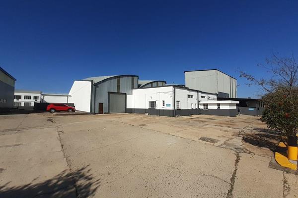 This spacious warehouse is now available for lease in a secure park complex, offering ...