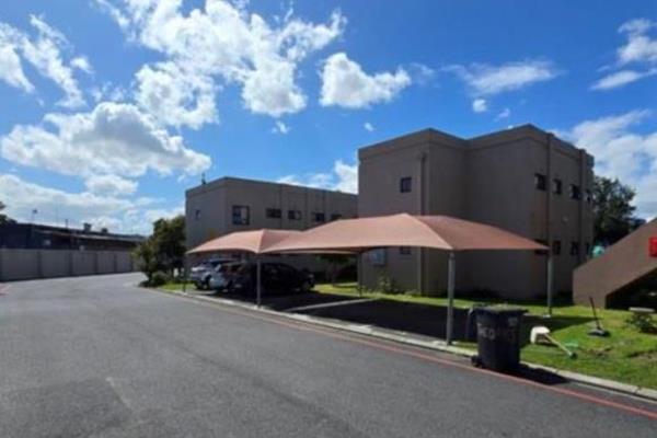 Very neat one bedroom apartment situated on the first floor in The Oaks Complex. Covered ...