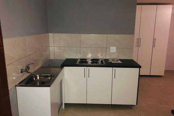 Newly renovated Bachelor Flatlet for Rental in SIlverton x5 

Including:
- Shower
- Basin
- Toilet
- Water
- Kitchenette

NB: ...