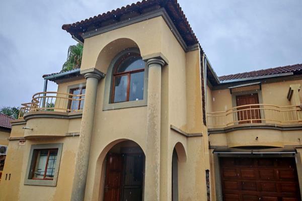 Charming 3-Bedroom Home in lovely Gated Community of Villa Della Salute

Welcome to this beautiful 3-bedroom, 2.5-bathroom home located ...