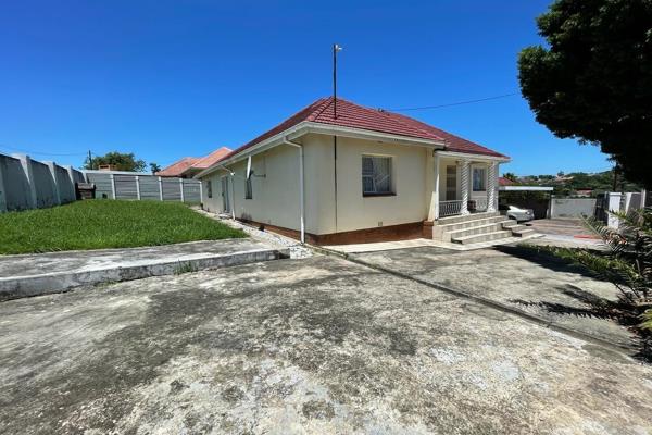 Charming 3 bed-room residence situated at Cambridge. This delightful property boasts:
Key Features: - 3 bedrooms, including a main ...