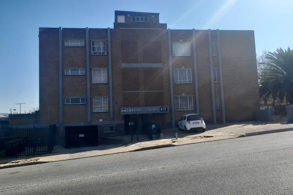 This unit is situated in the Heart of Alberton and comprises of a double security gate entrance leading to the open plan lounge and ...