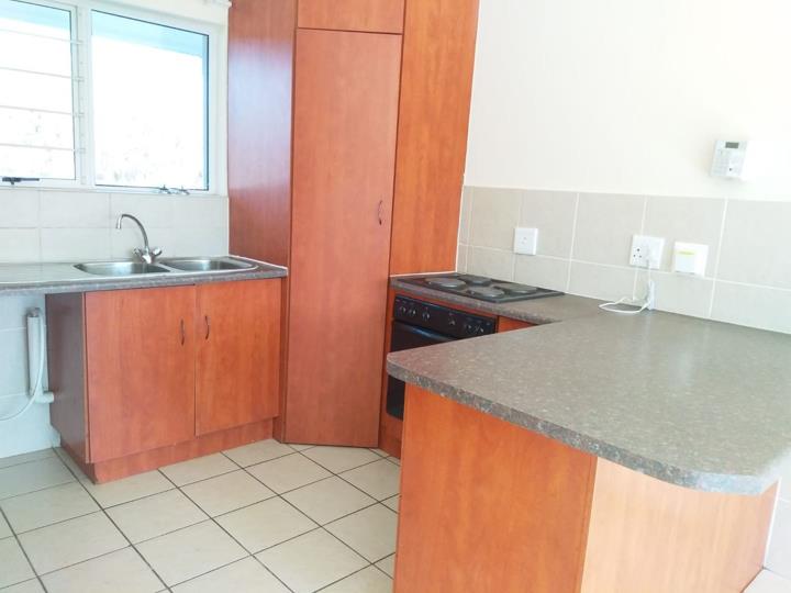 1 Bedroom Apartment / flat to rent in Annlin - D5 Annlin Place ...