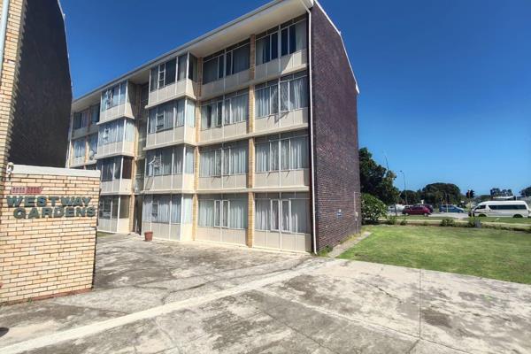 RE/MAX Bay is happy to present this spacious Ground floor Apartment to rent in ...