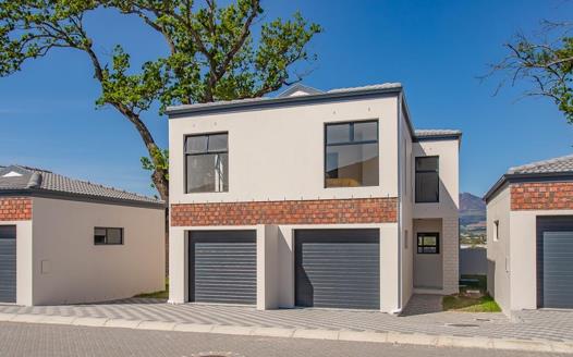 3 Bedroom Townhouse for sale in Paarl North