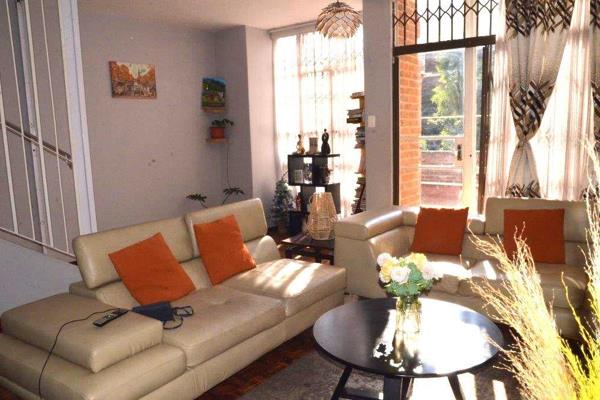 Lovely apartment  boasting a spacious, light and bright interior with warm parquet ...