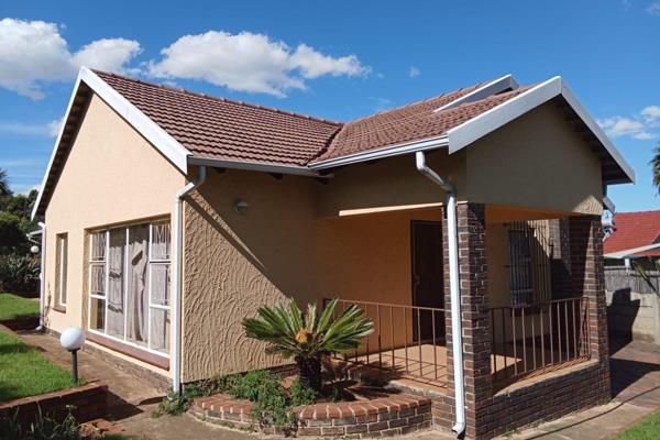 This very neat property situated on a land size of 744m2 in Elsburg, (Klippoortje AL), Germiston offers you 3 spacious bedrooms with ...