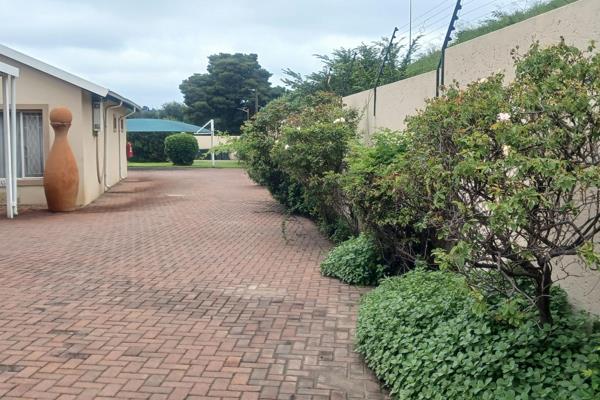 This cosy bachelor unit is situated in a secure gated community in Witfield, Boksburg ...