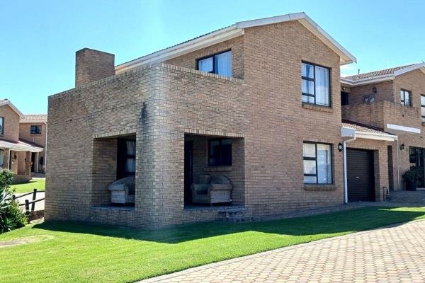 Gorgeous house in Hartbos Park.

Nestled in Hartenbos designed for comfort .

Remodelled to perfection , ideal for relaxation,

The ...