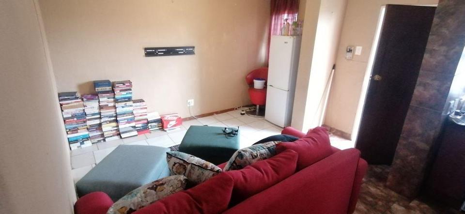 Listing number: P24-117225236, Image number: 2