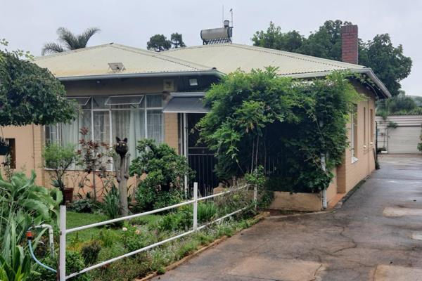 BARGAIN BARGAIN BARGAIN: 
Stunning 4 Bedroom House with Flatlet for sale in Pretoria Gardens. This is a must-see:
This property ...