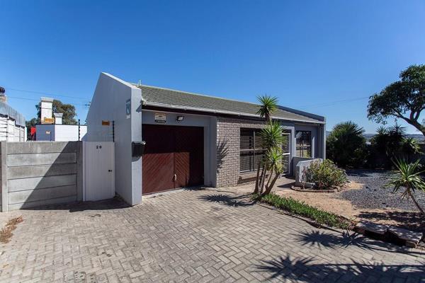 20 AFFODIL, RUWARI, BRACKENFELL

Neat townhouse with 2 bedrooms (tiled floors, blinds ...