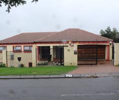 House for sale in Rangeview