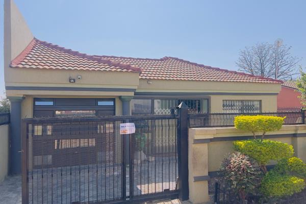 2-bedroom house in Soshanguve Block X
This home offers 3 bedrooms with built-in cupboards, 1 en-suit bathroom in the main bedroom, 1 ...