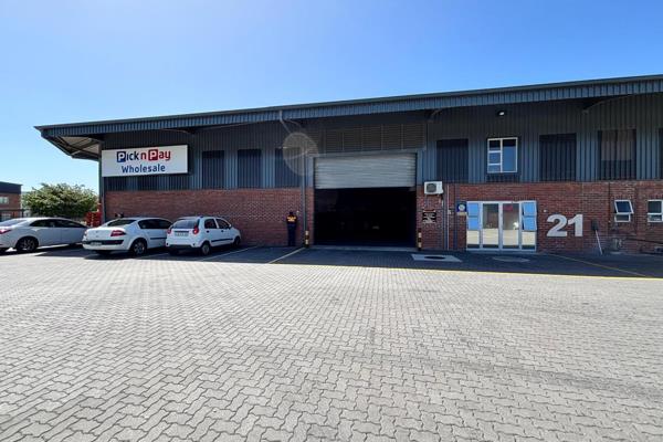 Warehouse measuring  approxiately 1,128m&#178; available in Greenbushes.

Rental R72,353.18
 
Property Features:

- Spacious ...