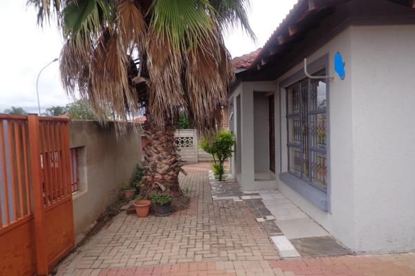 This Beautyful and modern house is up for sale, situated in Ivy Park few kilometers away from Polokwane CBD. The property is close to ...