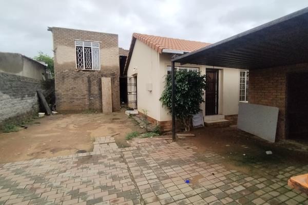 **Upcoming Auction: Charming Property in Cosmo City**

We are delighted to present an exceptional opportunity to acquire a property with tremendous potential in the heart of Cosmo City. This auction, conducted on behalf of the ...