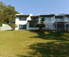 Townhouse for sale in Amanzimtoti