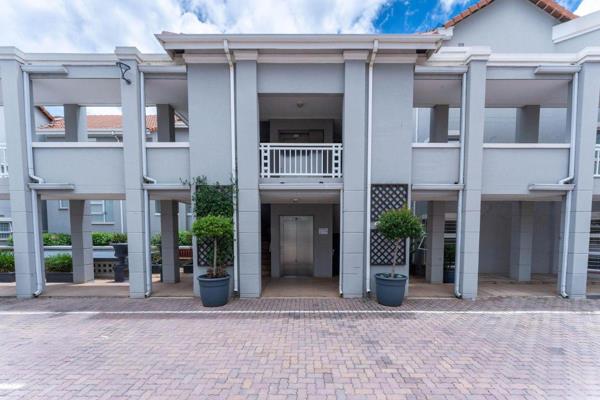 Available Immediately!




Introducing a sunny and spacious 3 bedroom home in the heart of Sandton.




It has two underground parking ...