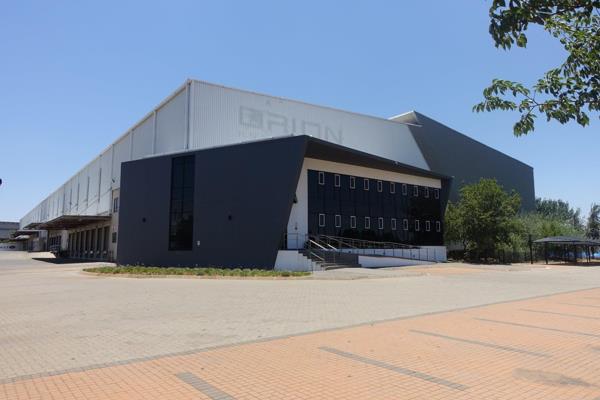 6,180m&#178; Warehouse to Let with Racking in Secure Elandsfontein Industrial ...