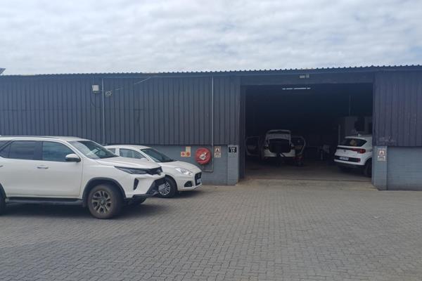 Ideally located across from King Phalo Airport, East London. This 235m2 warehouse is ...