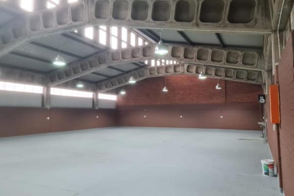 Rawson Commercial Durban South proudly presents the following property To Let

900 sqm Warehouse space.
5M Roof height.
60 Amps ...