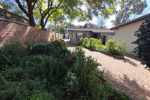 Best Location - Priced to Sell!

Situated on one of the busiest streets in Northcliff, you will find this huge property of 2017 sqm ...