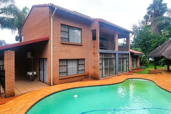 Uitsig Park Eldoraigne Ext 3 Boomed of Area – Spacious 4 Bedroom Family Home with Modern ...