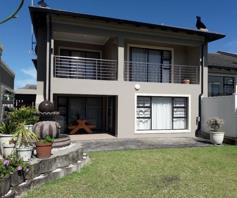 Townhouse for sale in Beacon Bay