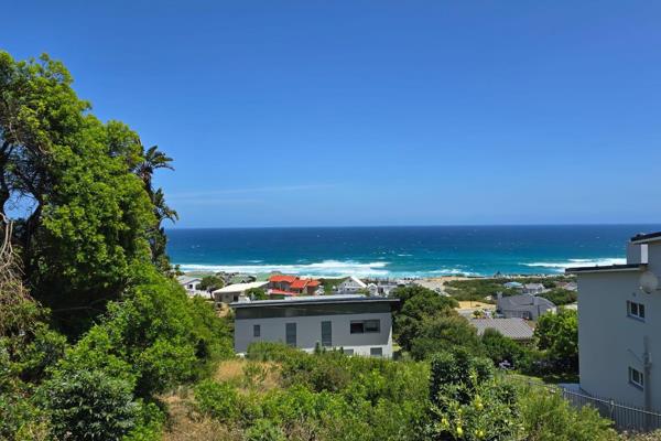 This 615 sqm vacant stand in Glentana Beach offers the perfect opportunity to build your dream coastal home. Included is a non-approved ...