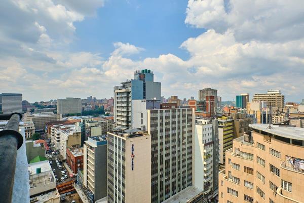 Experience City Living in Iconic Anstey&#39;s Building.

Reside in a piece of Johannesburg history in this landmark Art Deco ...