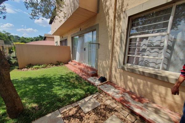 2 Bedroom Apartment to let in Sinoville
Lock up and go!

Beautiful unit to rent in Sinoville.

This unit situated in a sought after ...