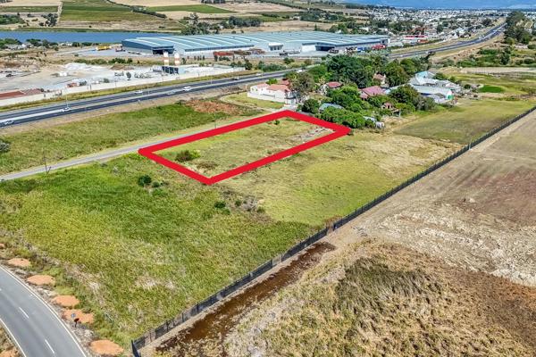 An exclusive sole mandate grants you access to this exceptional plot of land, a rare ...