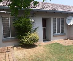 Townhouse for sale in Rooihuiskraal North