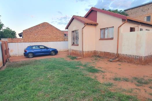 3 Bedroom House for sale in Mahube Valley