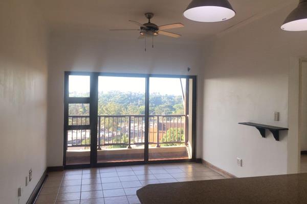 This very cozy and neat flat offers comfortable living with its fully fitted kitchen and spacious lounge. The flat includes two ...