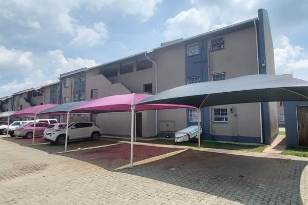 Located in the heart of Kempton Park, this exceptional 2 bedroom, 1 bathroom property offers the perfect blend of comfort, convenience ...