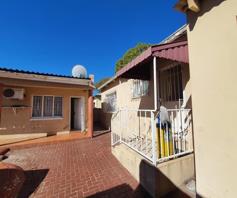 House for sale in Bezuidenhout Valley