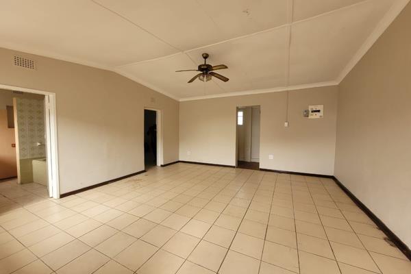Must-Have! Bachelor Flat to Let in Florida North
•	Rental Price: R3,950 per month
Property Features:
•	Open-plan layout for bedroom and ...