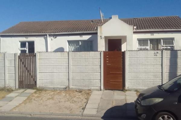 Going on Auction: Wednesday 26 March 2025
Reserve Price: R1 300 000.00. (All offers will be reviewed)
Expected opening bid: R1 250 ...