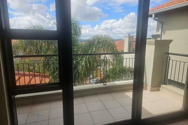 Modern Loft Apartment with 3 bedroom and 2 Bathroom

Conveniently located in Solheim on the border of Bedfordview, discover urban ...