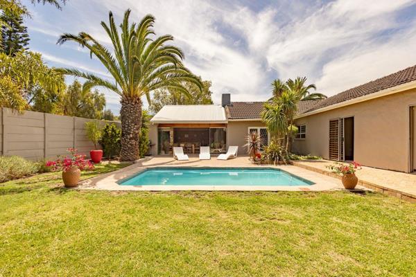 Situated in a prime location in Sonstraal just a stone’s throw from Gene Louw Primary and the picturesque Sonstraal Dam, this stunning ...