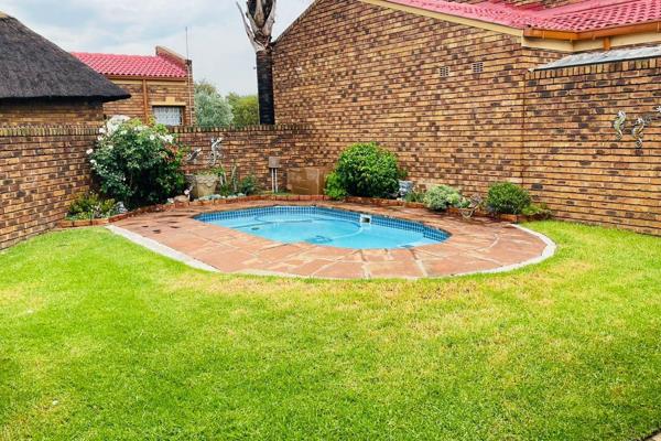 Spacious 3 bedroom townhouse up for Sale in Vanderbijlpark CE3. This property offers large living spaces with an easy open plan flow. ...