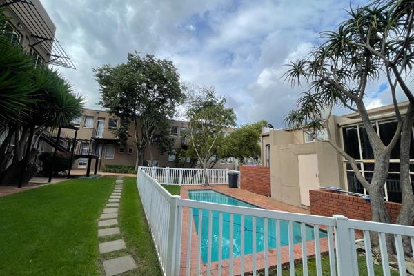 Charming studio apartment for rent at 24 Landau Terrace, Richmond, Johannesburg. Located ...